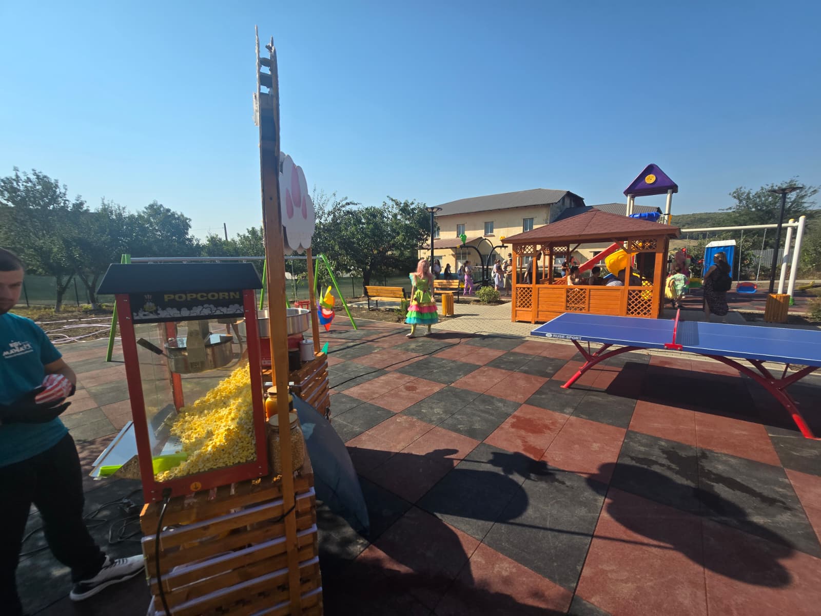 Parc de agrement cu locuri de joaca pentru copii