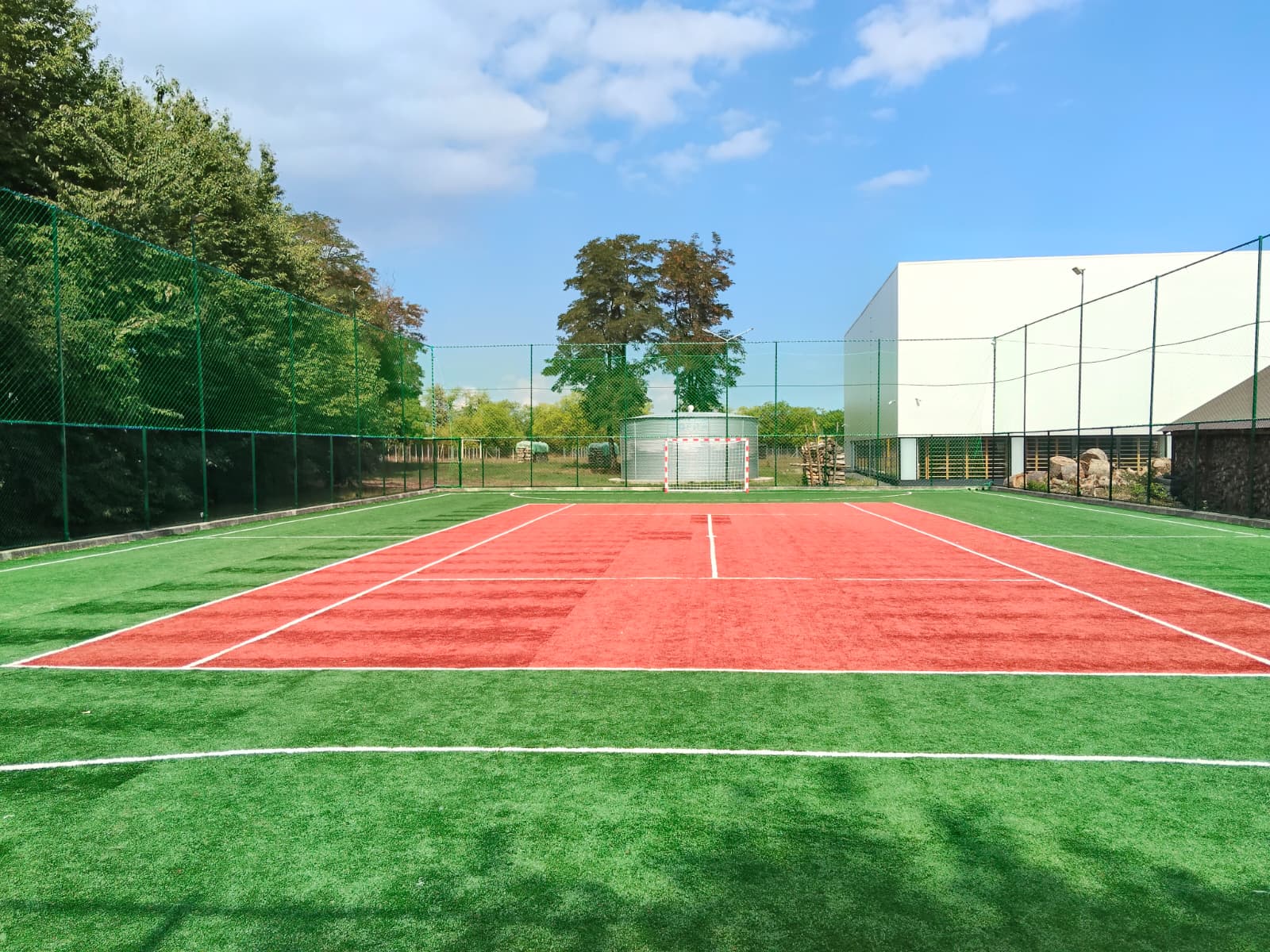 Reabilitare Teren de SPORT cu gazon sintetic 44x22