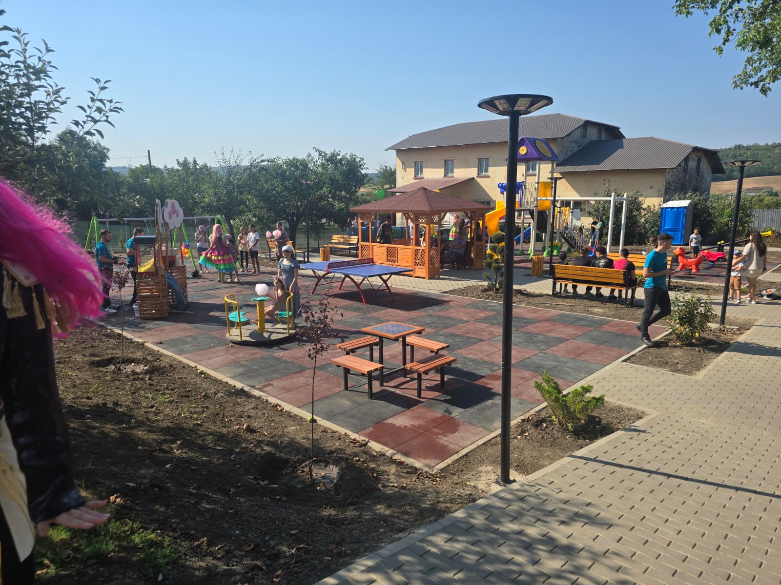 Parc de agrement cu locuri de joaca pentru copii