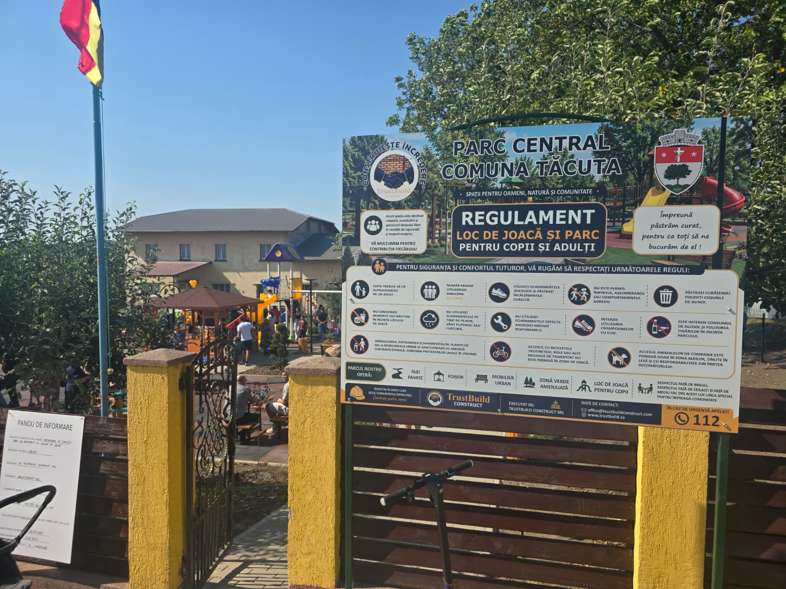 Parc de agrement cu locuri de joaca pentru copii