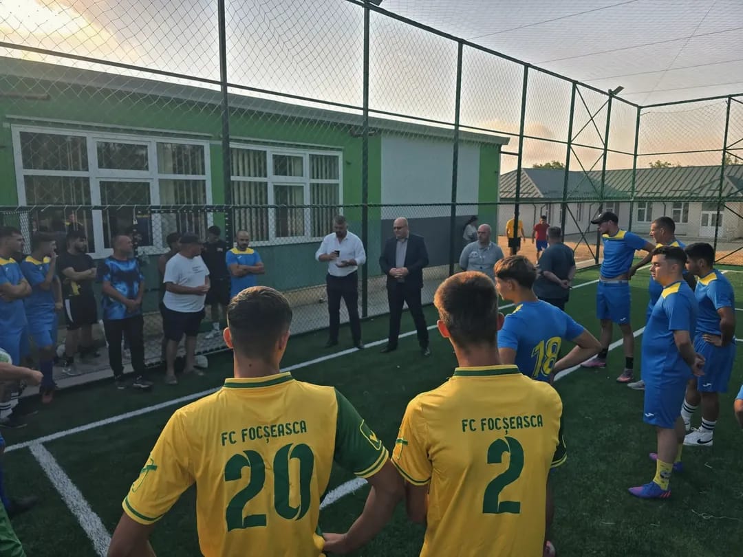 Teren de fotbal cu gazon sintetic de 50mm, Jud. Vaslui, Com. Tacuta