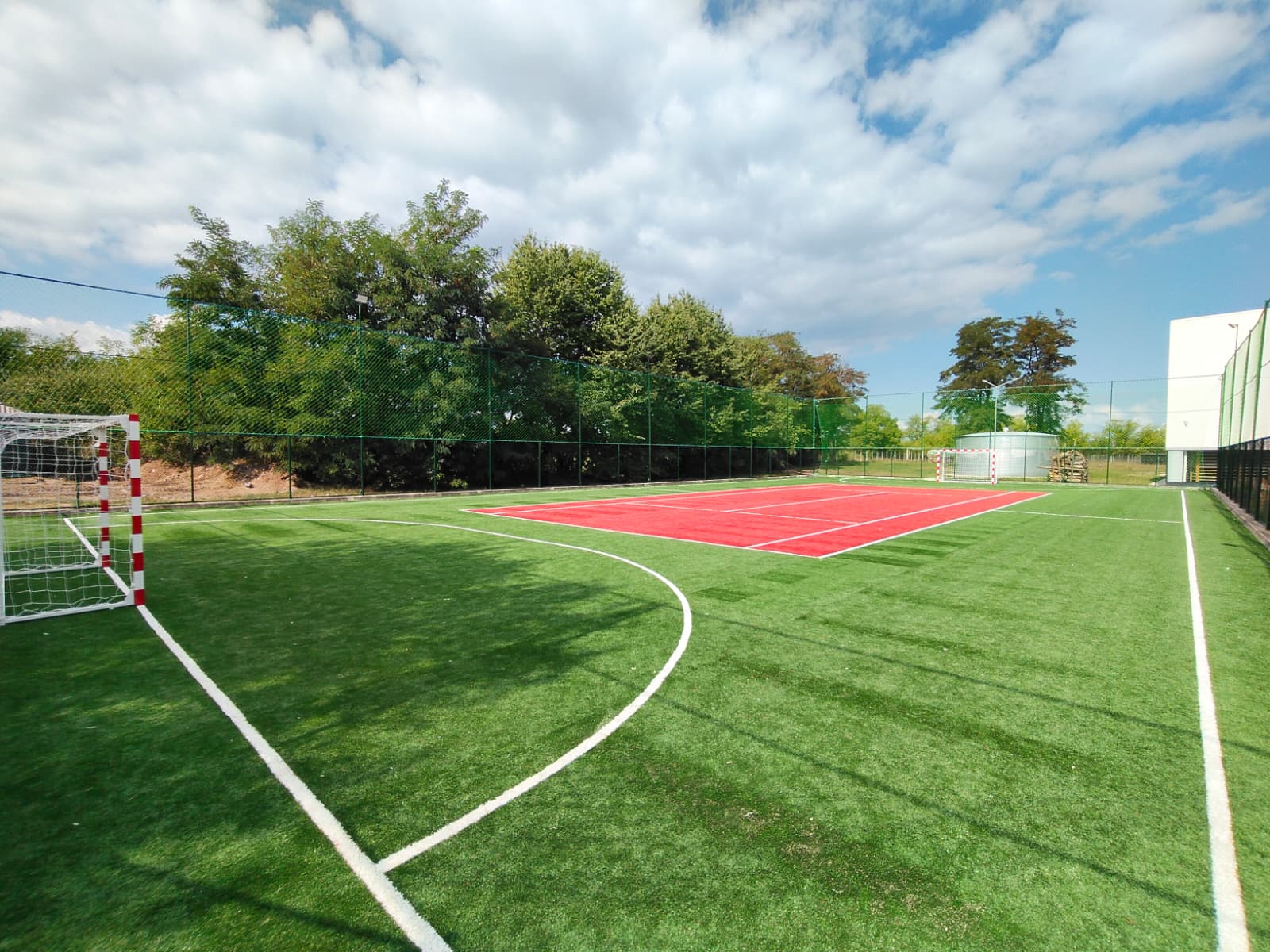 Reabilitare Teren de SPORT cu gazon sintetic 44x22