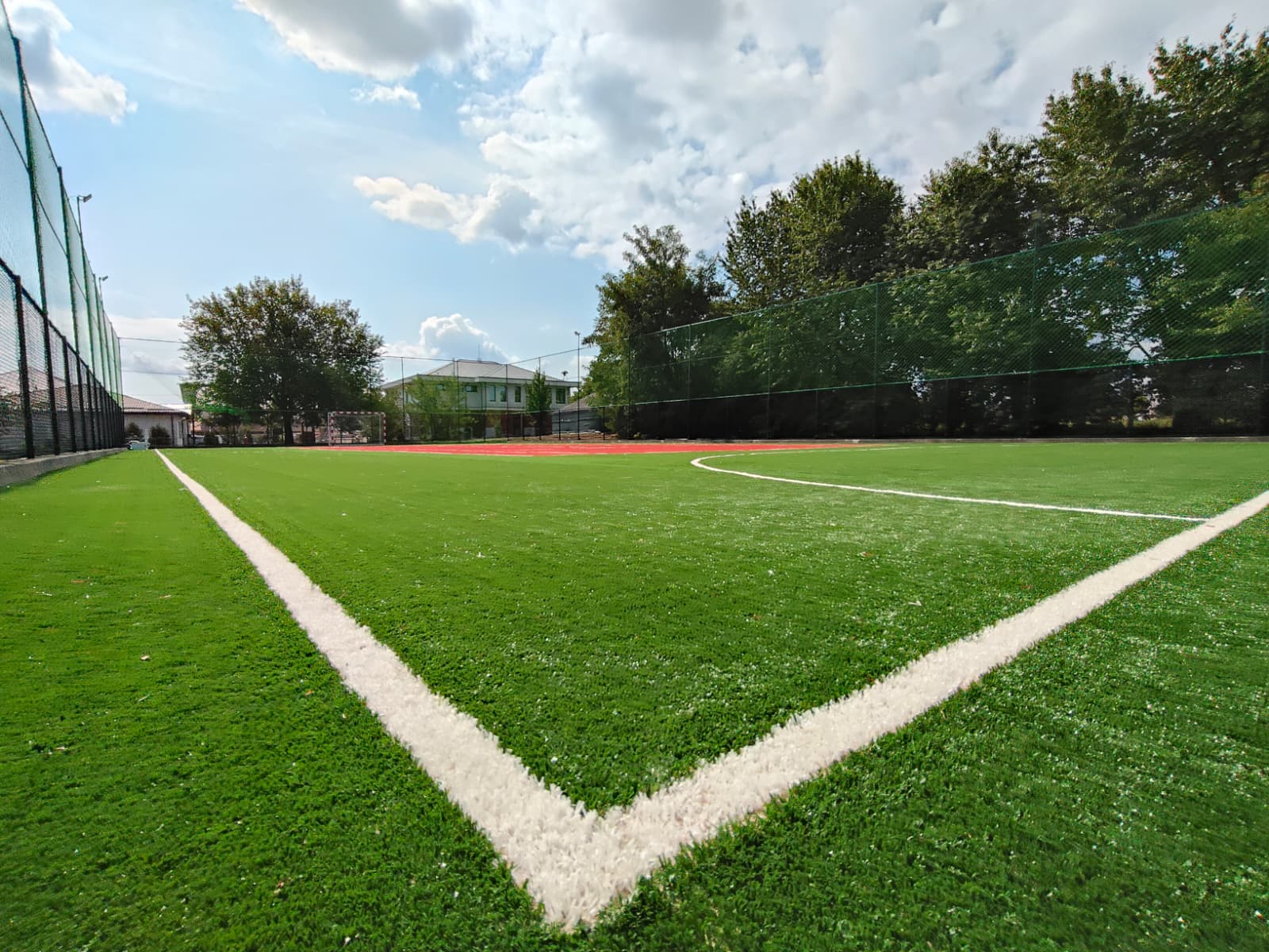 Reabilitare Teren de SPORT cu gazon sintetic 44x22