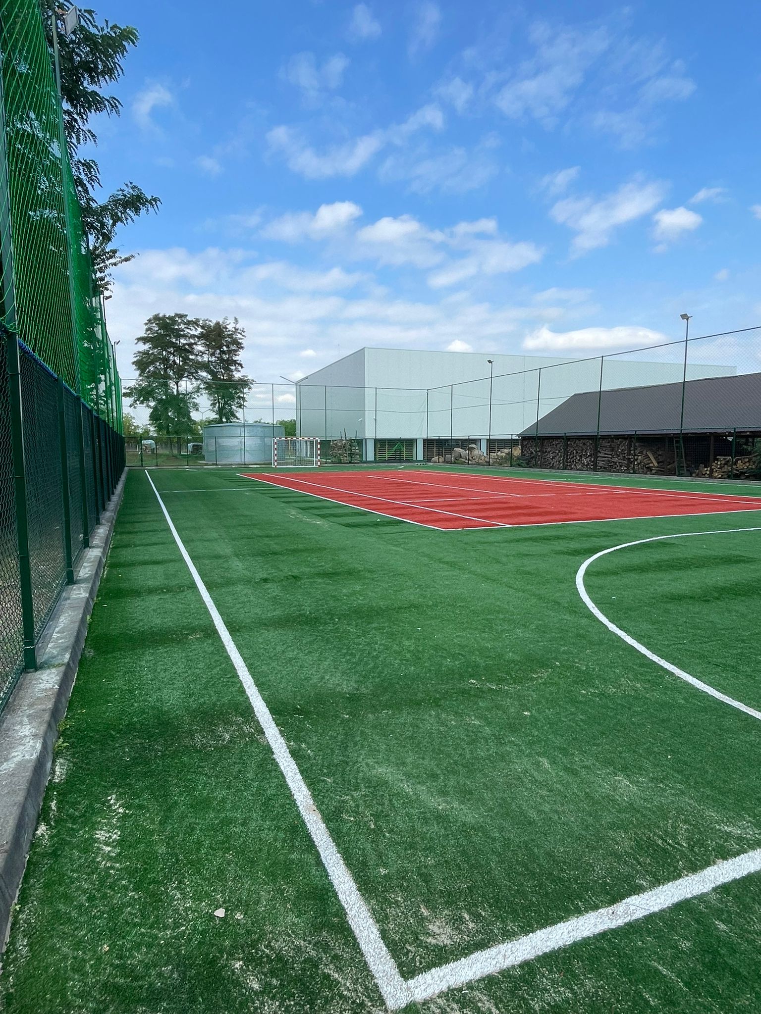 Reabilitare Teren de SPORT cu gazon sintetic 44x22