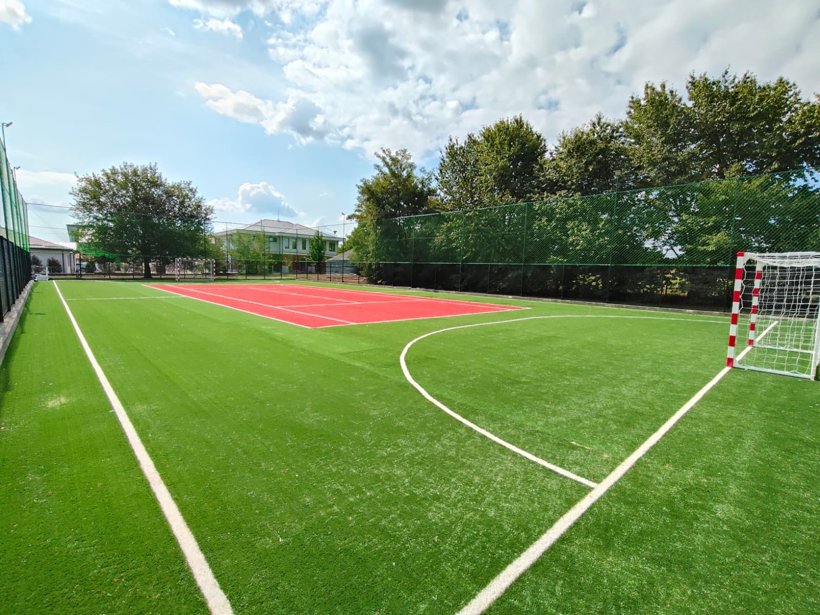 Reabilitare Teren de SPORT cu gazon sintetic 44x22
