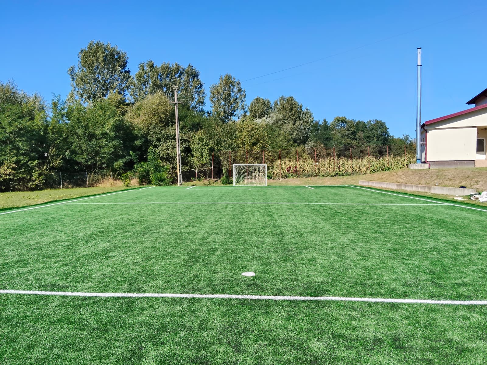 Reabilitare Teren de SPORT cu gazon sintetic pentru fotbal 50mm