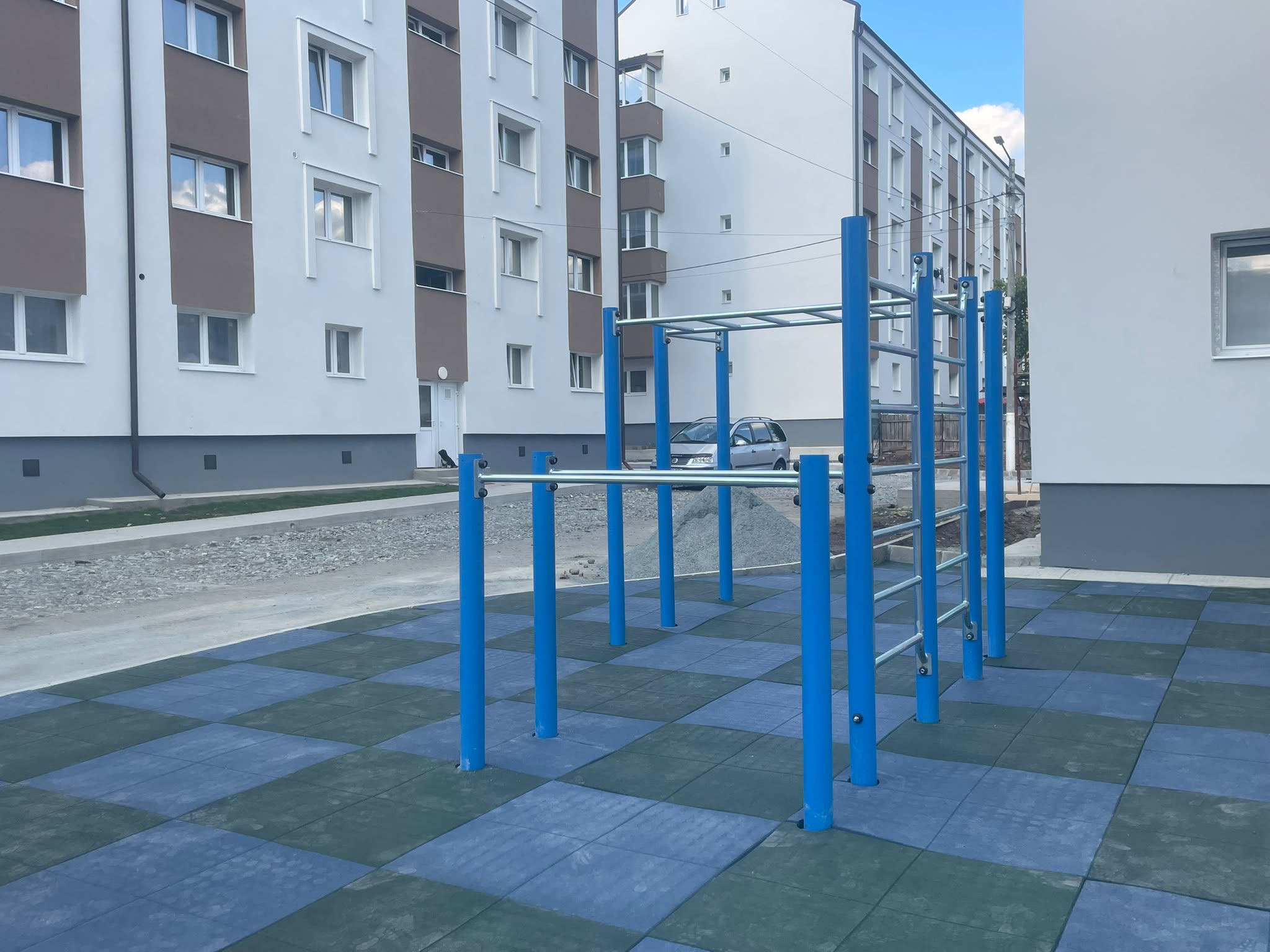 Sistem de bare pentru antrenament tip calisthenics (street workout)