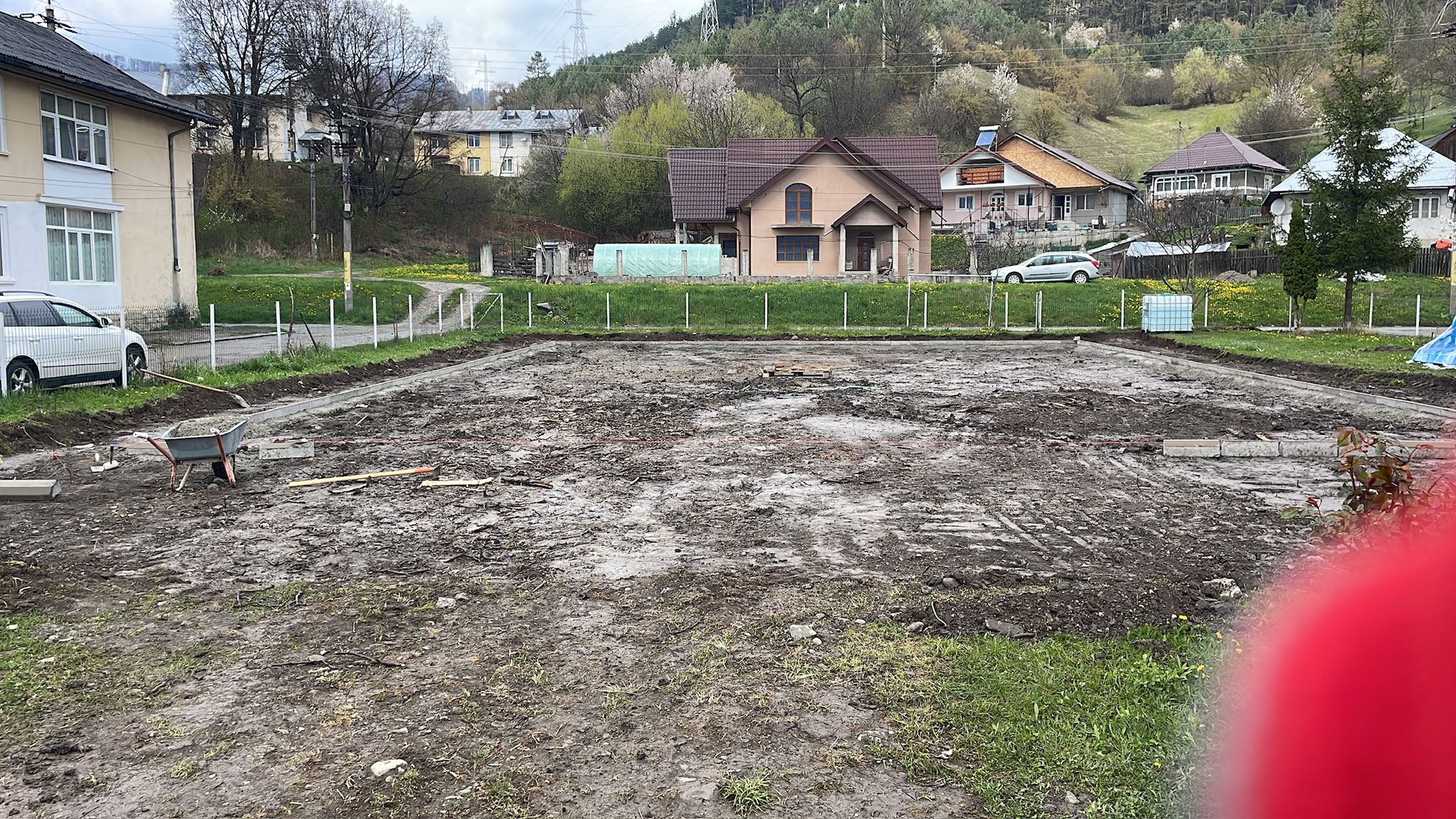 Loc de joaca pentru copii cu paviment din tartan turnat