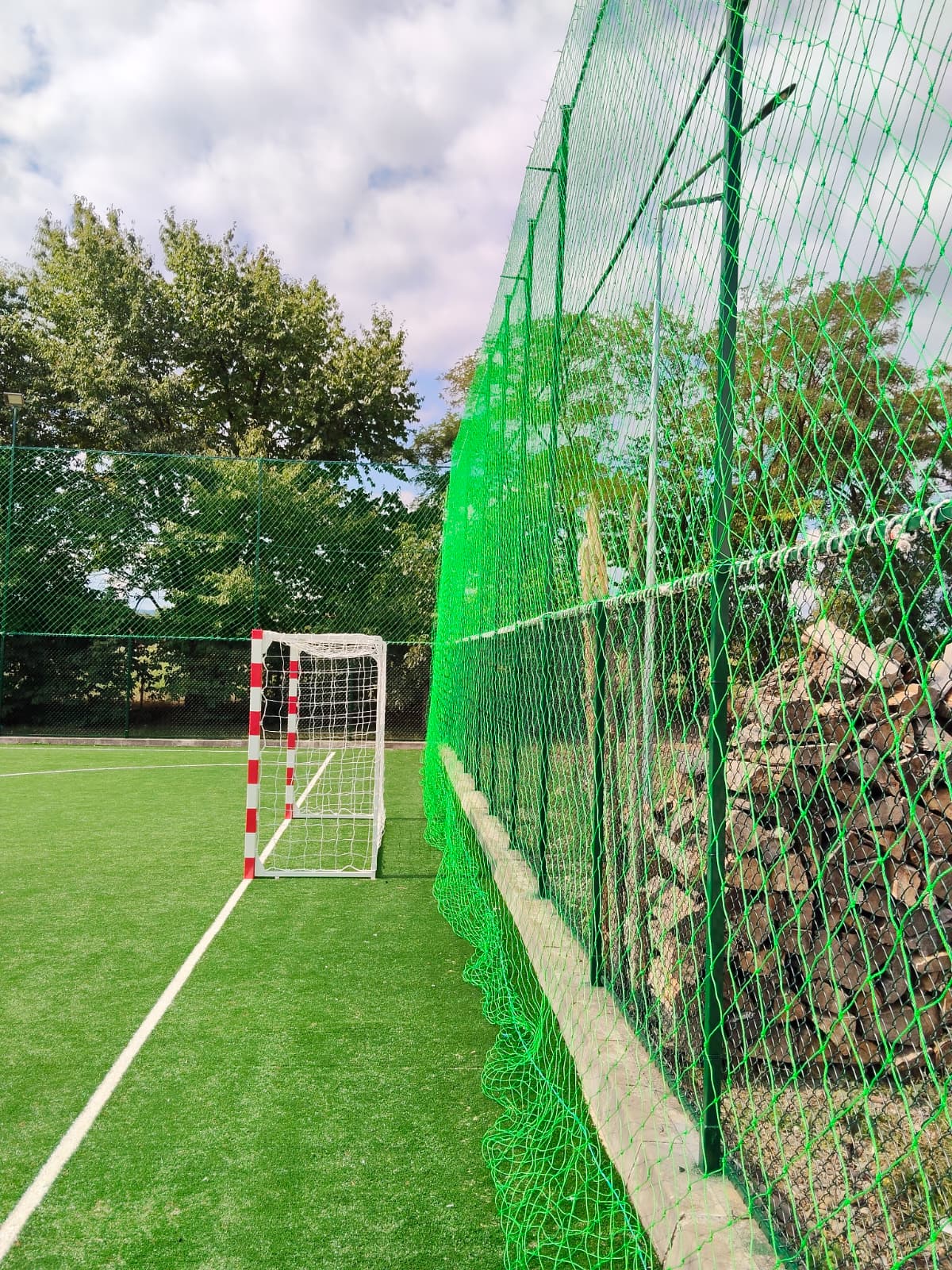 Reabilitare Teren de SPORT cu gazon sintetic 44x22