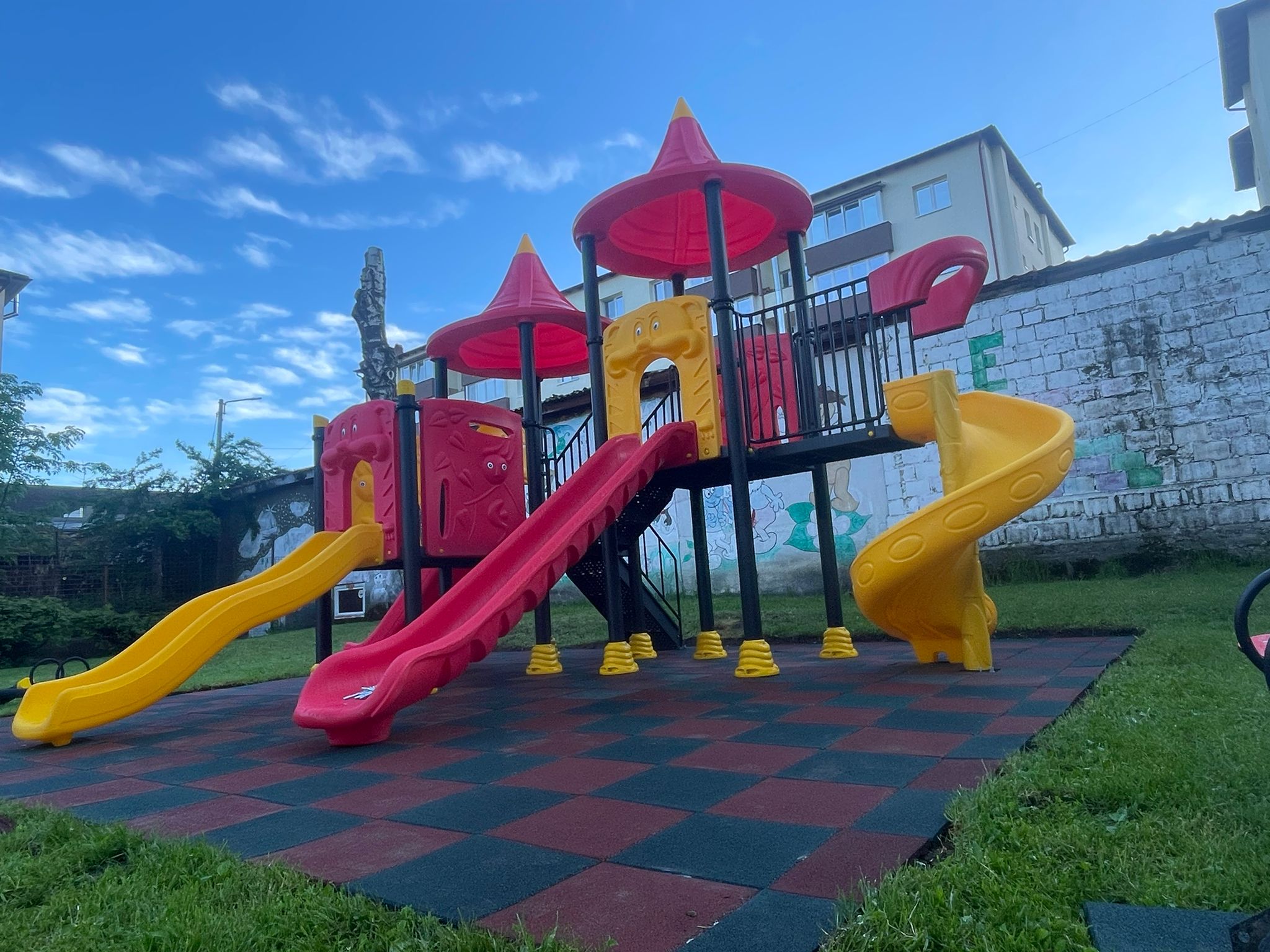 Loc de joaca pentru copii, gradinita, oras Borsa