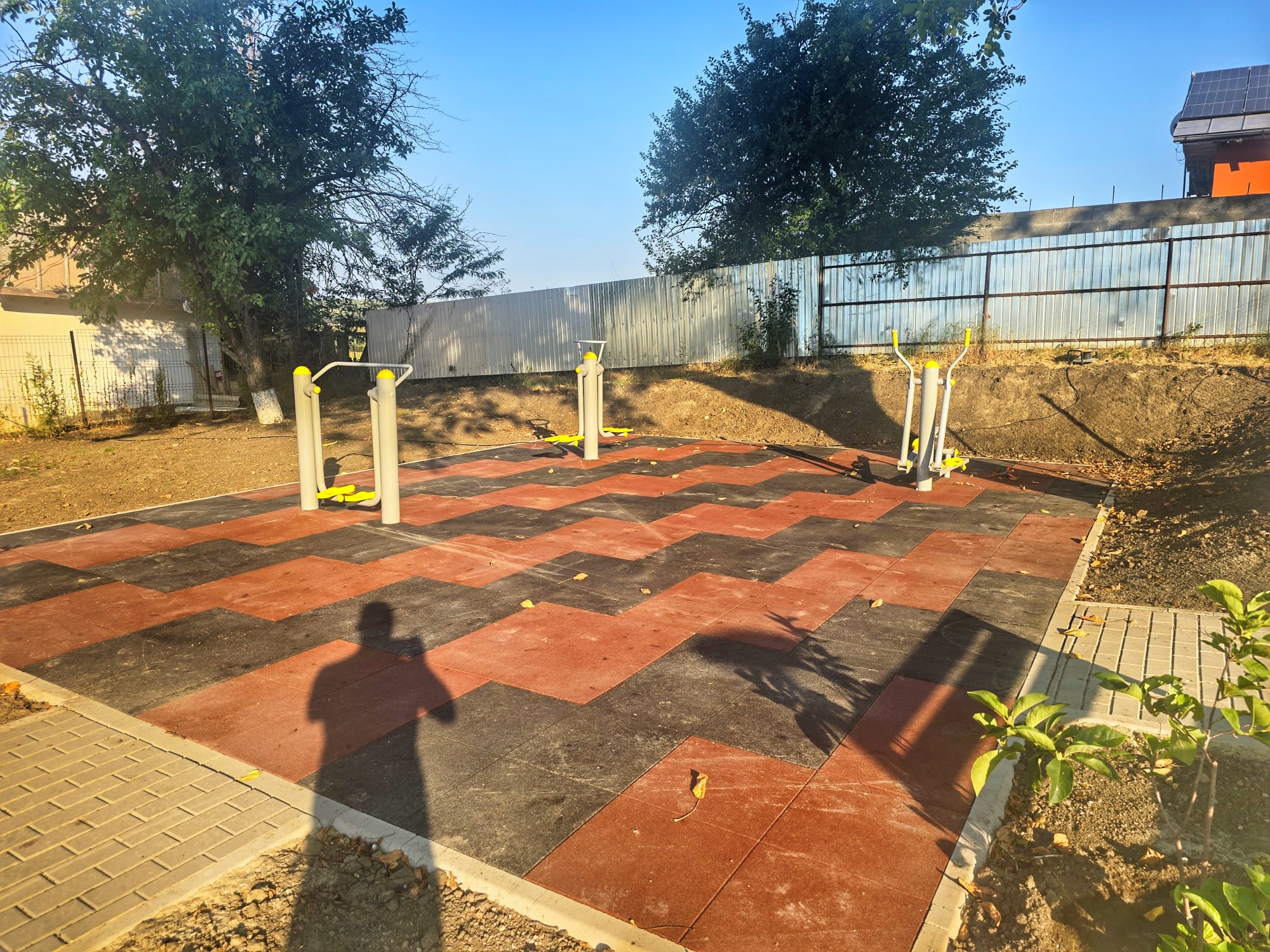 Parc de agrement cu locuri de joaca pentru copii